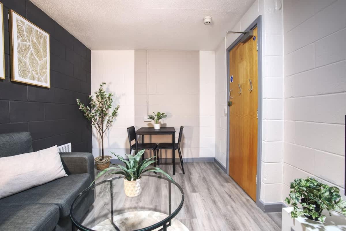 1Br City Centre Apt, Self Check In, Wifi, By Derbnb Sheffield Bagian luar foto
