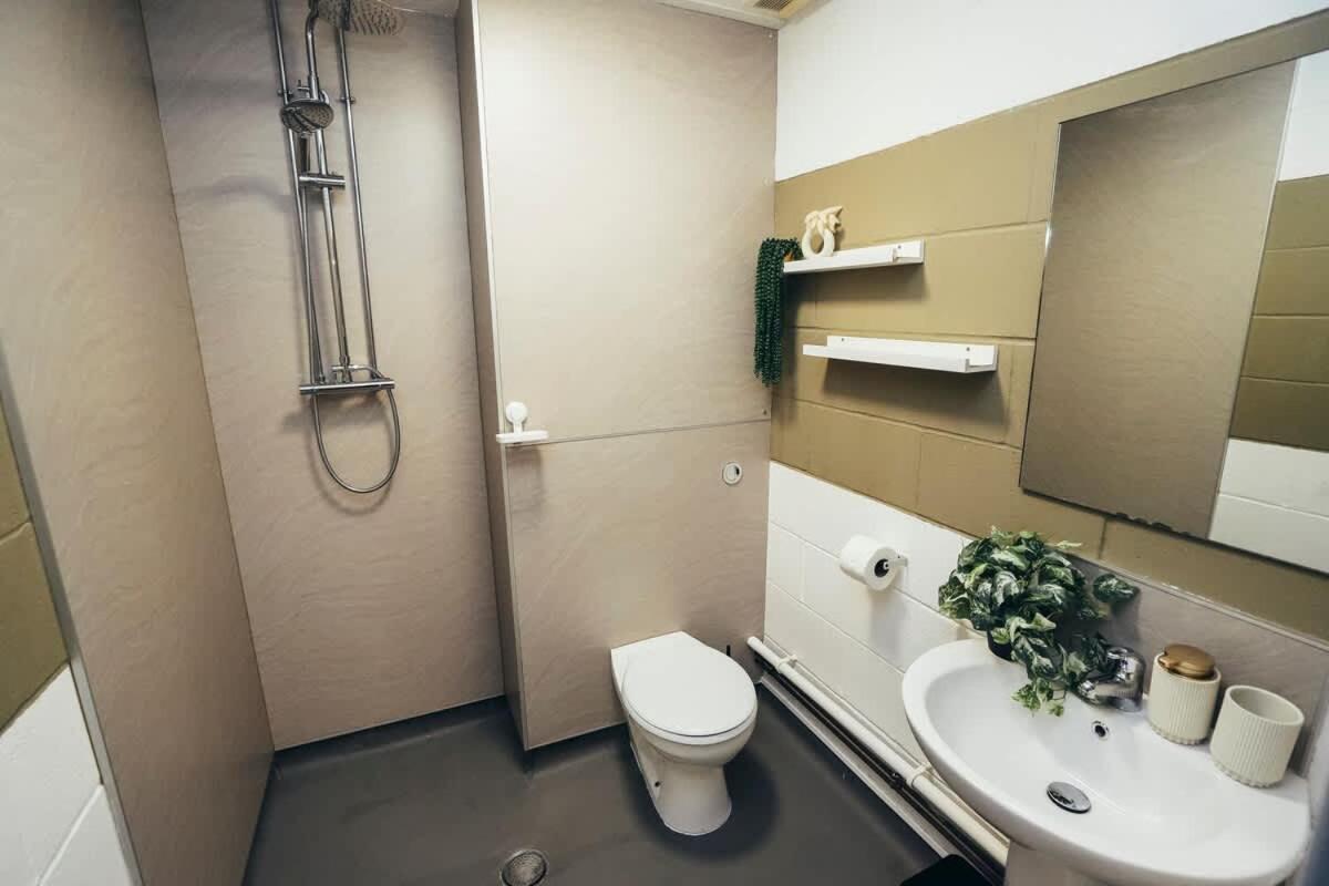 1Br City Centre Apt, Self Check In, Wifi, By Derbnb Sheffield Bagian luar foto