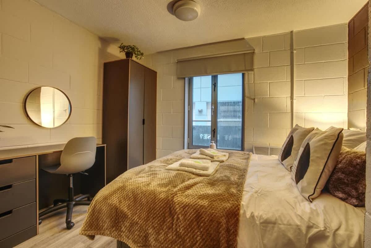 1Br City Centre Apt, Self Check In, Wifi, By Derbnb Sheffield Bagian luar foto