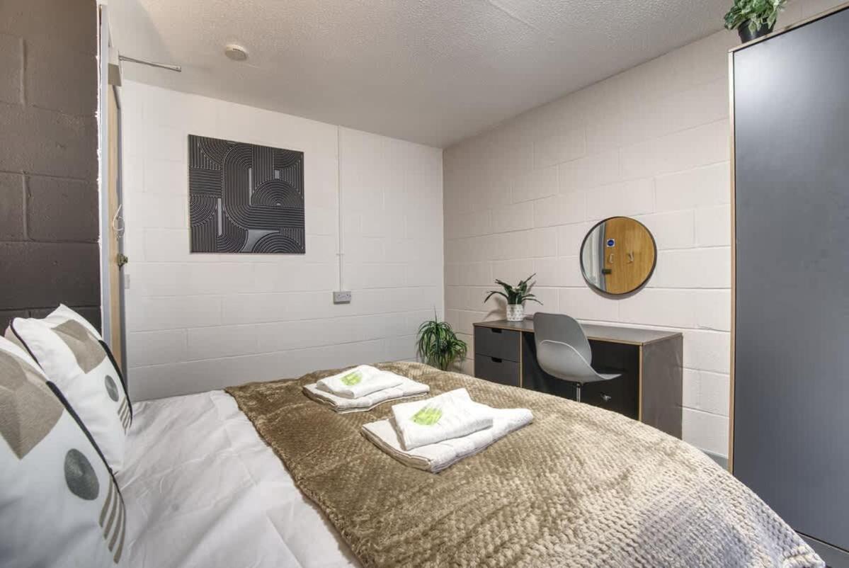 1Br City Centre Apt, Self Check In, Wifi, By Derbnb Sheffield Bagian luar foto