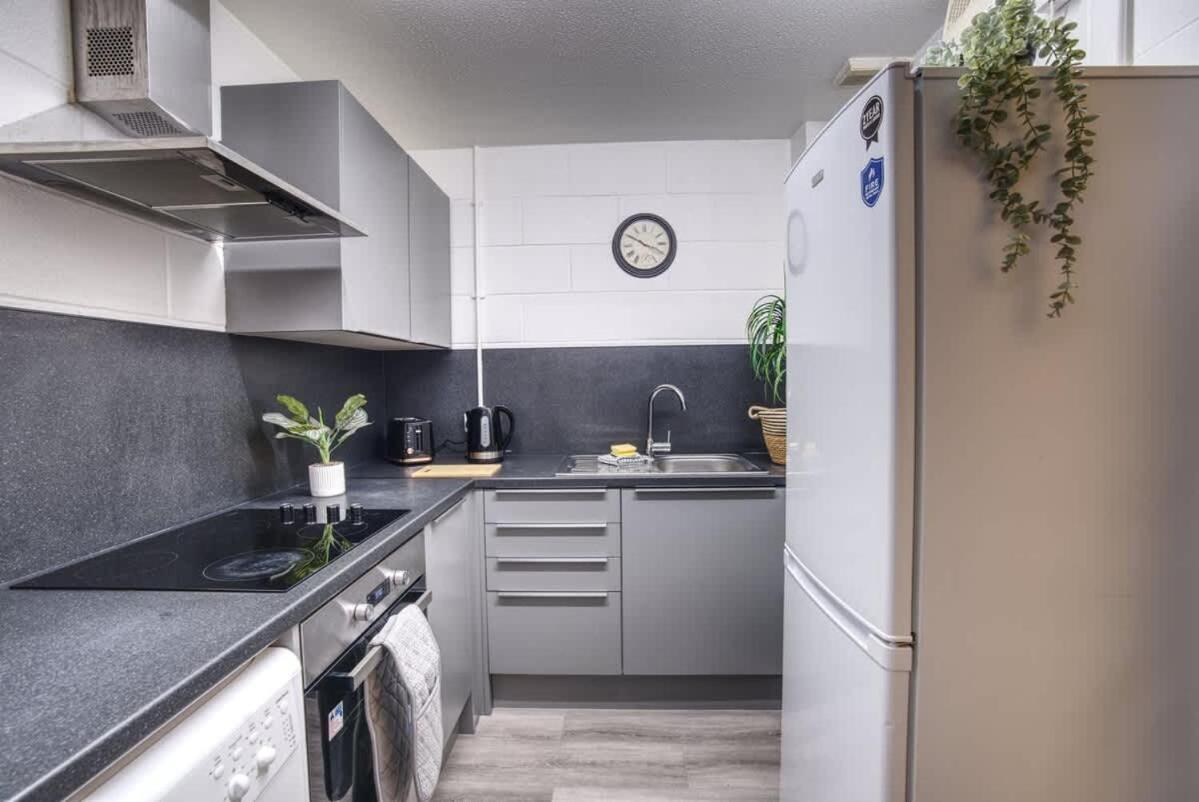 1Br City Centre Apt, Self Check In, Wifi, By Derbnb Sheffield Bagian luar foto
